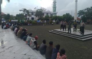 Polres Purwakarta Bubarkan Komunitas Club Motor Cegah Penyebaran Covid 19